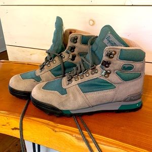 Women’s Vasque Hiking Boots size 7.5